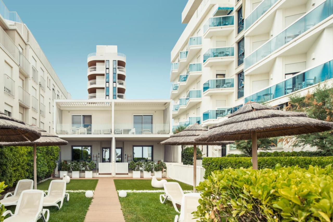 Residence Atlantico ลิโดดิเยโซโล ภายนอก รูปภาพ